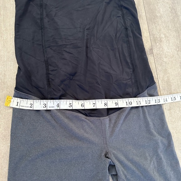 Isabel maternity athletic leggings 
Size xs - Picture 8 of 12